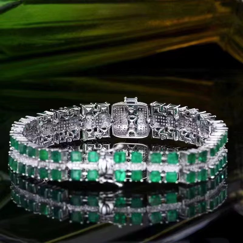 18k White Gold Emerald Gemstone Diamond Luxury Bracelet